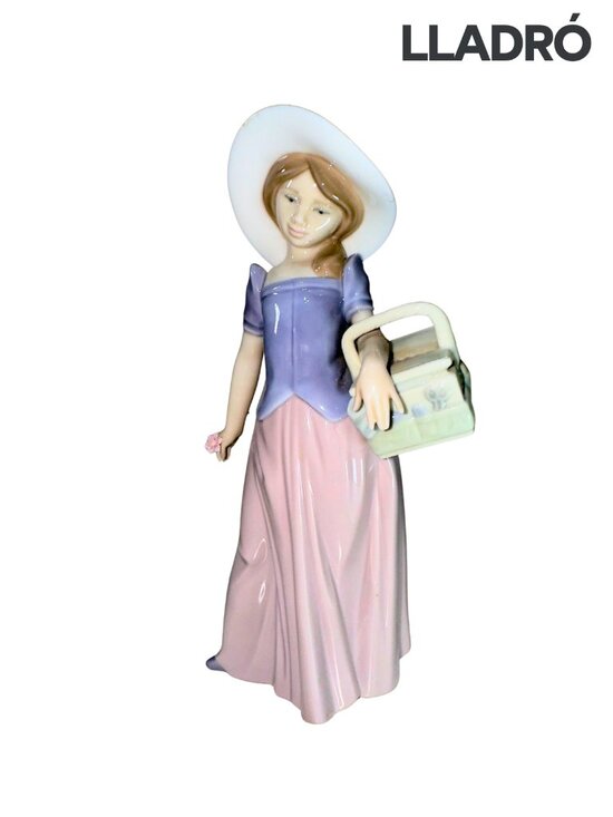 Lladró Other - LLADRÓ 1997 November 15 Event Figurine Lady with Shopping Bag